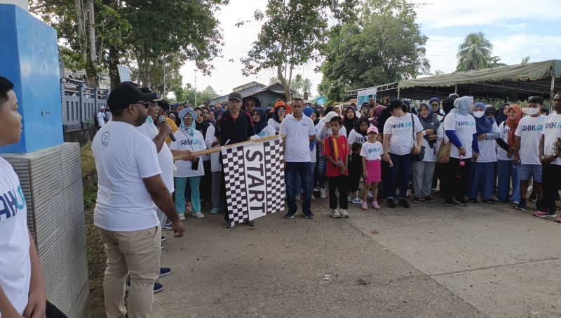 Wakil Bupati Teluk Bintuni angkat bendera start Jalan Sehat