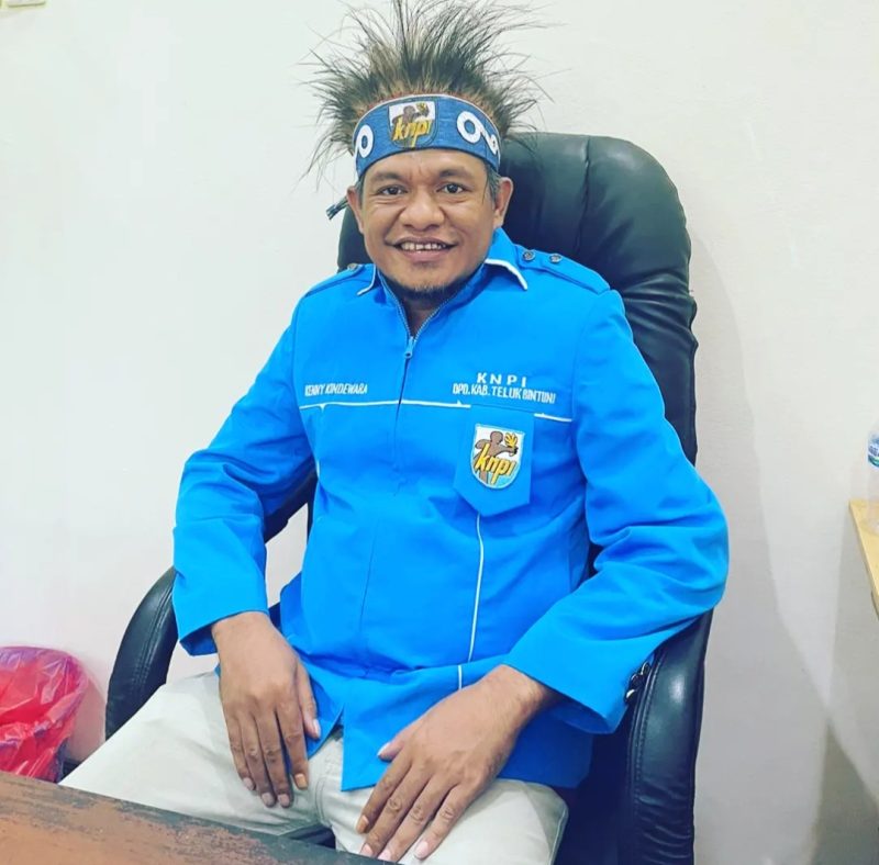 Ketua DPD KNPI Kabupaten Teluk Bintuni , Kenny R.A Kindewara.
