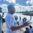 Bupati Teluk Bintuni meninjau pembangunan dermaga Tofoi , Rabu 19/7/2023)
