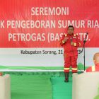 Dok: Wakil Kepala SKK Migas Nanang Abdul Manaf dalam menyampaikan arahan di lokasi Tajak Sumur Ekplorasi Riam-1, Walio Barat, Wilayah Kerja Kepala Burung, KKKS Petrogas (Basin), Kabupaten Sorong, Papua Barat Daya (22/7).