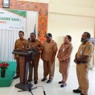 Bupati Teluk Bintuni Petrus Kasihiw didampingi Wakil Bupati Matret Kokop Buka Workshop dan Pelatihan Sistem Administrasi Informasi Kelurahan/Kampung SAIK + Tahun 2023 di Gedung WCC , Bintuni. 