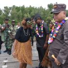 Kajati Papua Barat tiba di pelabuhan Babo dalam rangka meninjau pembangunan Rumah sakit Pratama Babo Raya, Jum'at (8/9) 