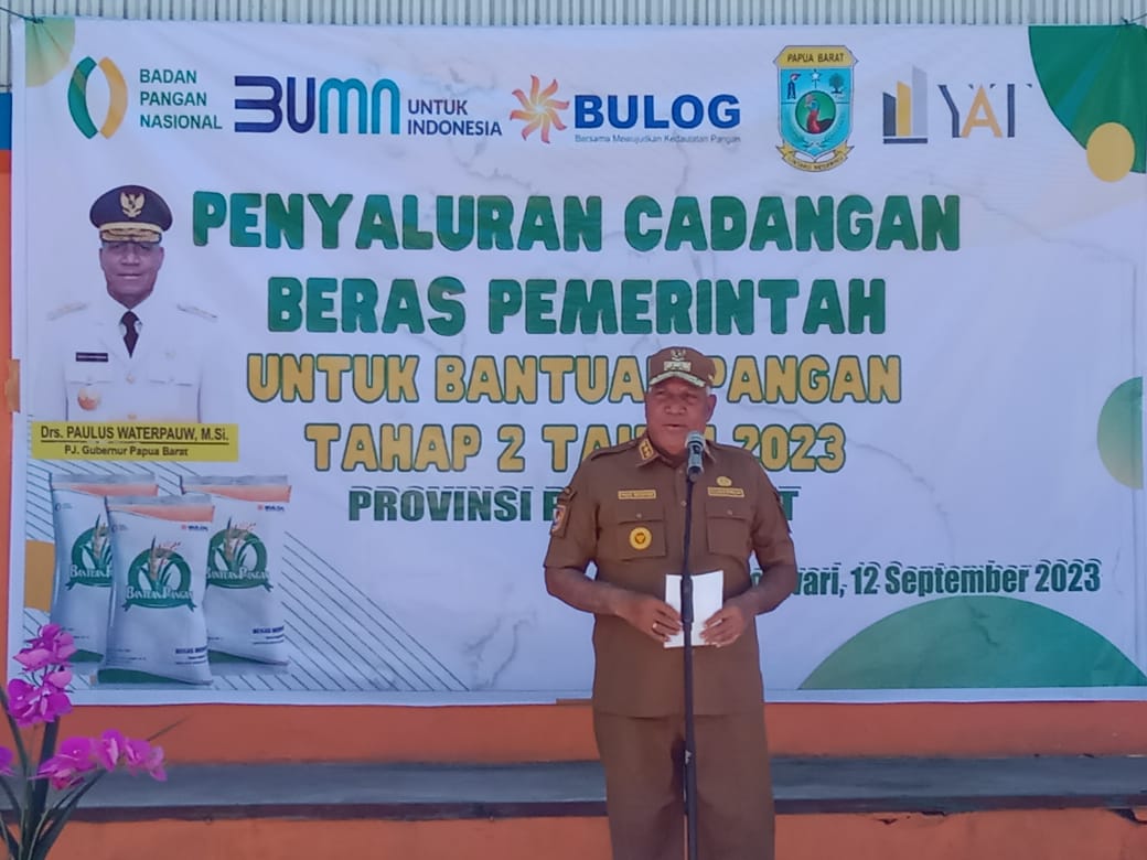 Pj Gubernur Papua Barat, Komjen Pol(purn). Paulus Waterpauw.