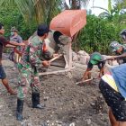 Satuan Tugas Teritorial Kodim 1806/TB Teluk Bintuni Gotong Royong dalam Penciptaan Jalan Vital untuk Masyarakat, Selasa (19/9) 