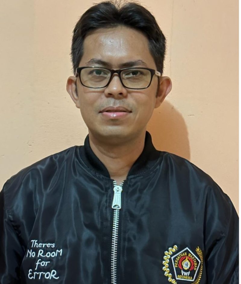 Ketua Persatuan Wartawan Indonesia (PWI) Papua Barat, Bustam, ST