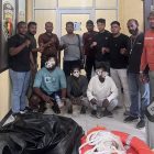 Foto :  Tim Resmob, bersama ketiga tersangka 
dan Barang Bukti. Sabtu (9/9) 
