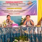 (kiri) Ketua PKBM Penabur Papua Barat, Ferawati Samatimbang M. Pd.