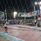 Pertandingan pembukaan Turnamen Dandim Cup I mempertemukan Tim Selayar dan Tim Ikatan Keluarga Toraja. Jum'at malam (6/10) foto : Haiser
