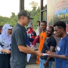 Dandim Menyerahkan Hadiah, Foto Dokumen Kodim 1806/TB