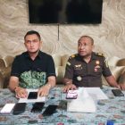 Kepala Seksi Intelijen Kejari Teluk Bintuni  , Yusran Ali Baadilla SH.MH dan Kepala Seksi Tindak Pidana Khusus Stevy Stollane Ayorbaba, SH saat melakukan Konperensi pers, Rabu sore (18/10/2023) 