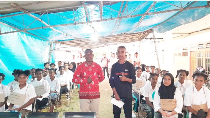Kegiatan ospek ini dilaksanakan oleh  Sekretaris I IMP -TB Yeremias Orocomna dan Kordinator Kerohanian IMP-TB Ignatius Orocomna. Foto: Istimewa. 