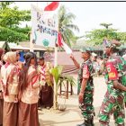 Tampak Babinsa Koramil 1806-02/Babo, Sertu M. Fikih, melaksanakan pembekalan Wawasan Kebangsaan kepada siswa-siswi SMP Negeri Babo dalam kegiatan pramuka. Jum'at (27/10/2023). 
