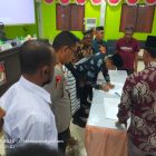 KPU Kabupaten Teluk Bintuni menandatangani berita acara pengumuman Daftar Calon Tetap (DCT) Anggota DPRD Kabupaten Teluk Bintuni untuk Pemilu 2024.