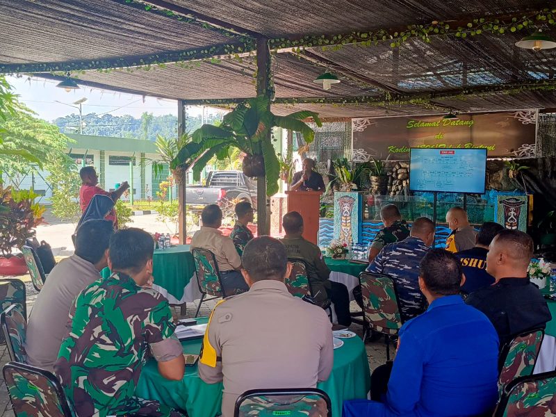Rapat Koordinasi Pengamanan Kunjungan Presiden Jokowi untuk Peresmian Trend 3 di Kawasan Industri LNG Teluk Bintuni