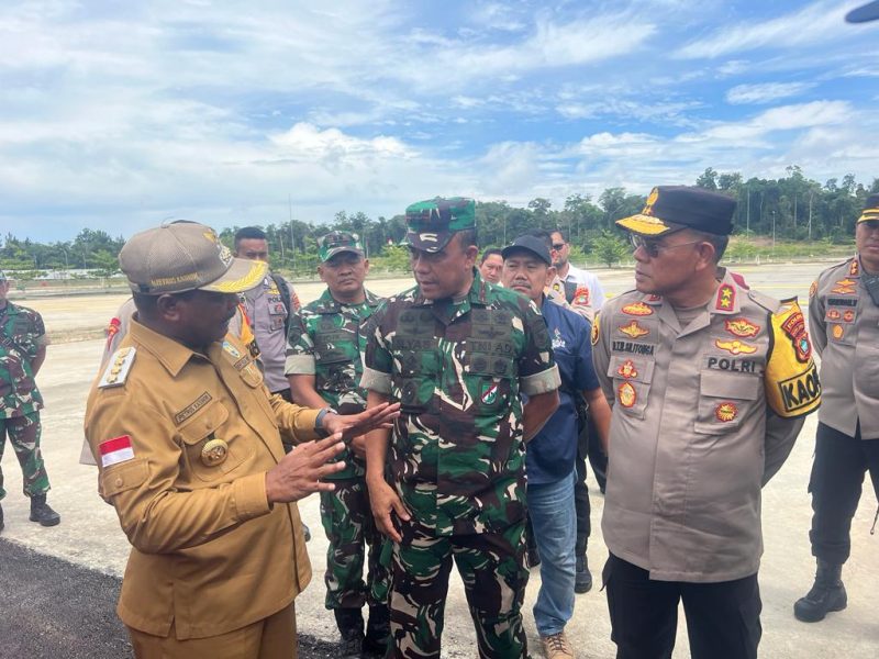 Bupati Teluk Bintuni Pastikan Kesiapan Kunjungan Presiden RI Resmikan Proyek Train 3 LNG Tangguh. Selasa (21/11/2023) 