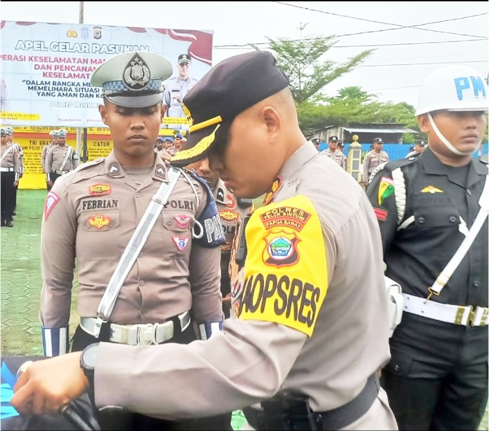 Kapolres Teluk Bintuni, AKBP DR. H. Choiruddin Wachid, S.IK.,M.M., M.Si,