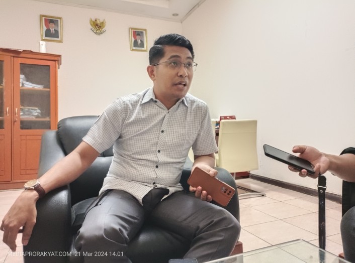 Ketua KPU Muhammad Makmur Memed Alfajri, saat diwawancarai, Kamis (21/3/2024) 
