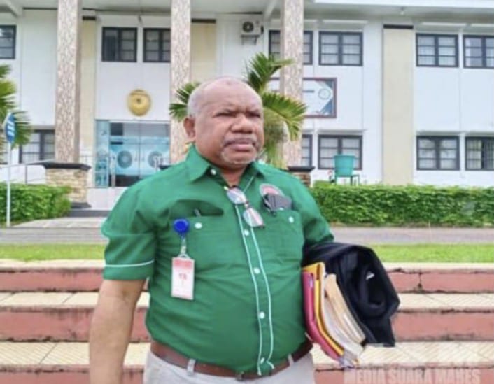 Gambar Advokat Senior Yan Christian Warinussy, SH, adalah penasihat hukum untuk Thomas Sanggemi, S.I.P, yang merupakan salah satu tersangka dalam kasus korupsi sewa gedung kantor sementara DPRD Kabupaten Teluk Bintuni. (Istimewa) 