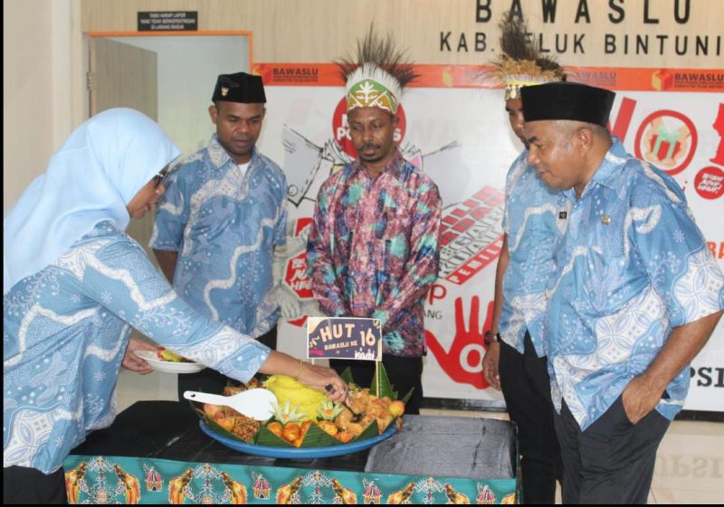 Dalam rangka Perayaan HUT Ke-16 Bawaslu Teluk Bintuni dengan tema 