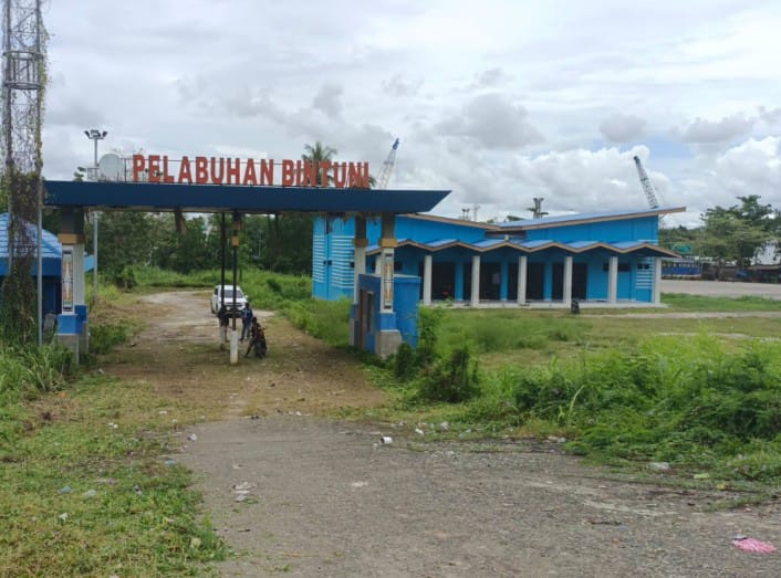 Tampak terminal penumpang pelabuhan Bintuni (Foto: Mediaprorakyat.com, Selasa, 30 Mei 2024)