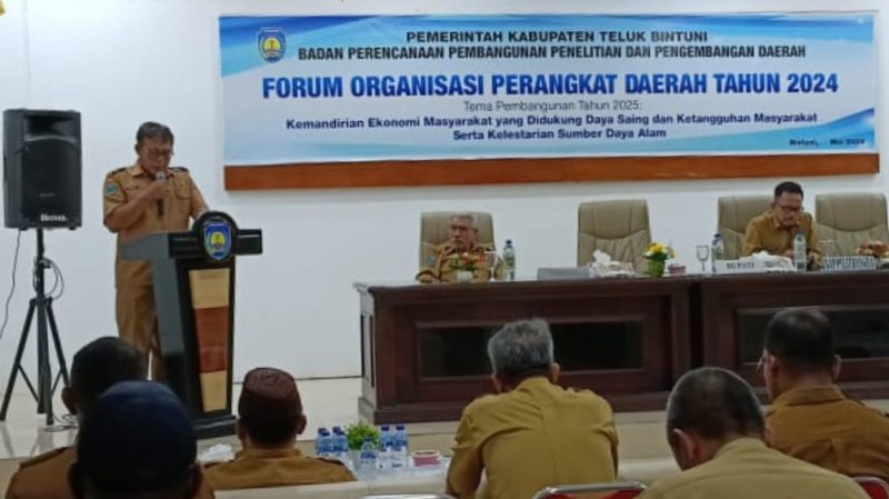 Asisten II, I.B. Putu Suratna, mewakili Bupati Teluk Bintuni, secara resmi membuka acara pada hari Senin, 6 Mei 2024, dan menyampaikan visi serta misi dalam pembangunan daerah.