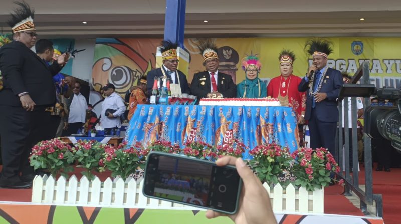 Perayaan HUT Kabupaten Teluk Bintuni Ke - 21 dihadiri langsung oleh Pj Gubernur Papua Barat Ali Baham Temongmere (Dok: MPR)