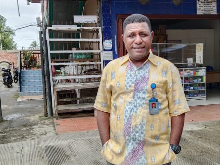 Advokat dan Direktur Eksekutif Yayasan Lembaga Bantuan Hukum (YLBH) Sisar Matiti, Yohanes Akwan, SH.