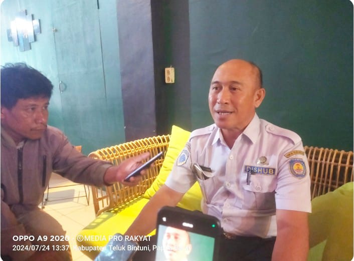 Terkait tuntutan masyarakat Babo, Kabupaten Teluk Bintuni, mengenai pelabuhan umum dan pelabuhan rakyat, Saifuddin Kasim, Kepala Bidang Perhubungan Laut dan Udara Dinas Perhubungan Kabupaten Teluk Bintuni, menjelaskan kepada wartawan pada Rabu (24/7/2024) di Bintuni.