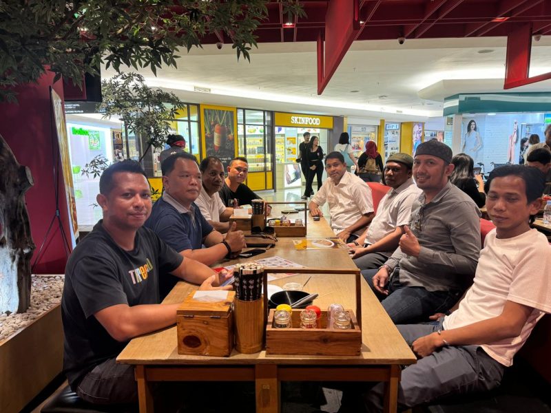 Foto Bersama Tim YOJOIN di Jakarta. 
