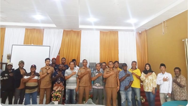 Foto Bersama Peserta Rapat Koordinasi yang dilaksanakan KPU Telik Teluk Bintuni, Selasa (6/8) 