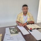 Yohanes Akwan, SH., Direktur Eksekutif YLBH Sisar Matiti, di ruang kerjanya, Kamis (8/8/2024) 