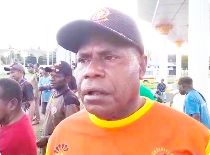 Ka Satpol PP Teluk Bintuni, Zeth Kehek, SH, MH