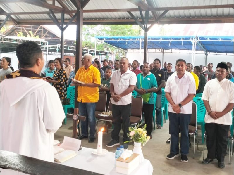 Pasangan Calon Bupati dan Wakil Bupati Teluk Bintuni, Yohanis Manibuy dan Joko Lingara, Gelar Doa Syukur atas Suksesnya Pendaftaran di KPUD