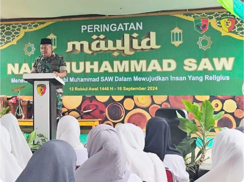 
Danbrigif 26/GP Kolonel Inf Sidik Wiyono, S.H., M.Tr(Han) saat memberikan sambutan. 
