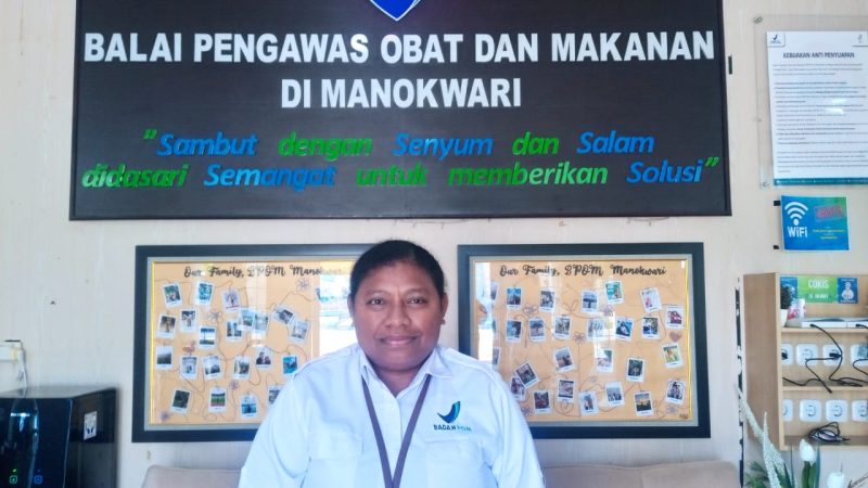 Caption, Kepala UPT BPOM Papua Barat, Agustince Werimon, S.Farm.,Apt