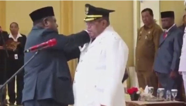 Matret Kokop Resmi Dilantik sebagai Bupati Teluk Bintuni, Fokus pada Pembangunan dan Kesejahteraan Masyarakat