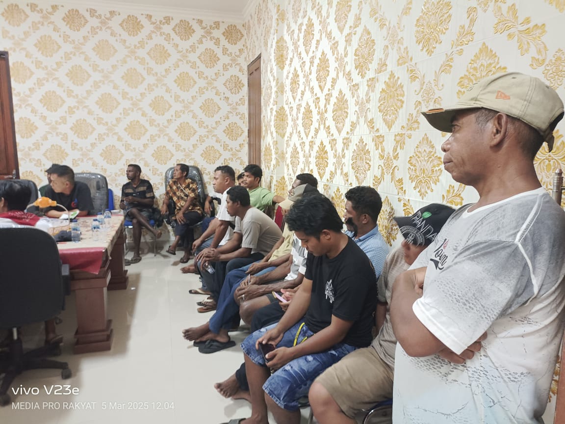Karyawan PT Paradiso tampak menghadiri mediasi pada Rabu (5/3/2025).