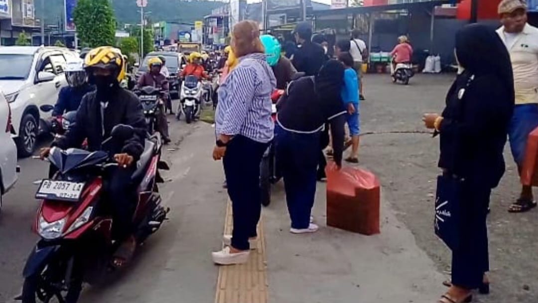 Aksi Berbagi DPC Sahabat Polisi Indonesia Manokwari: Hangatkan Ramadhan dengan Takjil Gratis