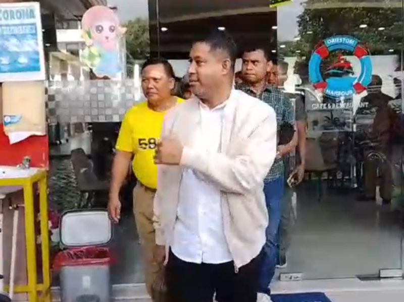 Bupati Teluk Bintuni, Yohanis Manibuy