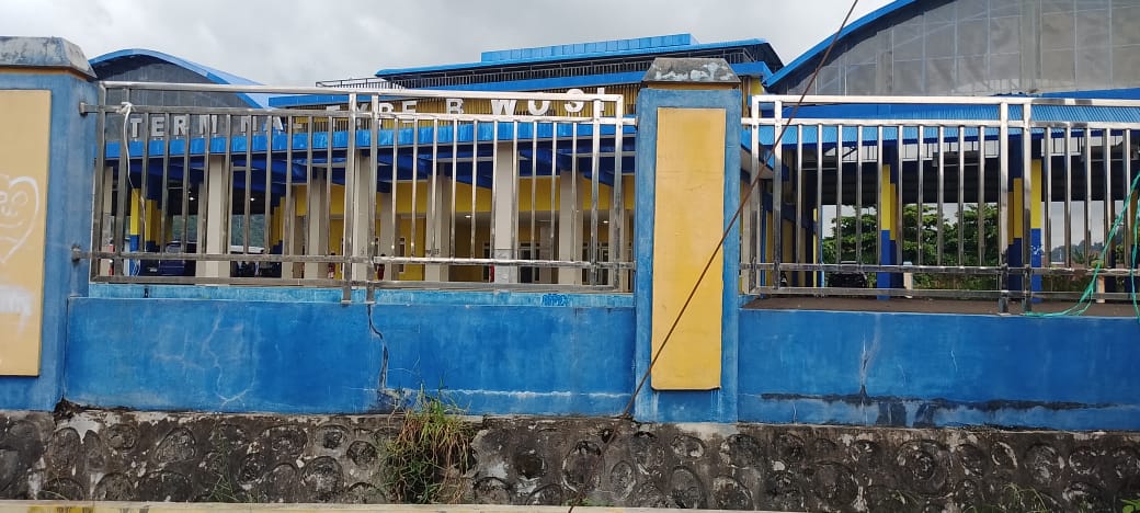 Tampak depan Terminal Wosi, Manokwari. Rabu (22/4/2025). Foto: M. Saragih/MPR
