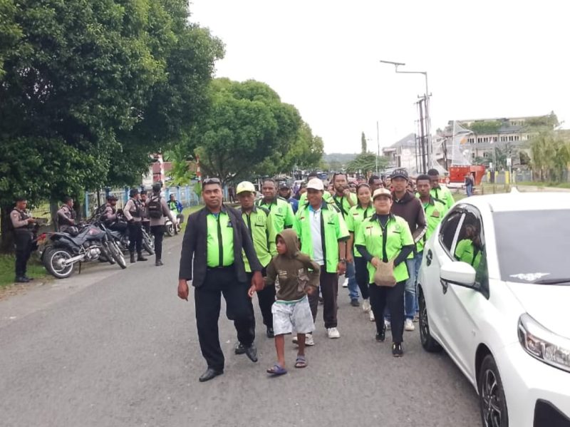 Peringati Hari Buruh Sedunia, SBSI 1992 Papua Barat Gelar Jalan Santai  Dalam rangka memperingati Hari Buruh Sedunia, Serikat Buruh Sejahtera Indonesia (SBSI) 1992 Papua Barat menggelar kegiatan jalan santai. Kegiatan ini menjadi bagian dari rangkaian peringatan May Day yang dikemas secara damai, tertib, dan penuh semangat kebersamaan antarpekerja dari berbagai sektor.
