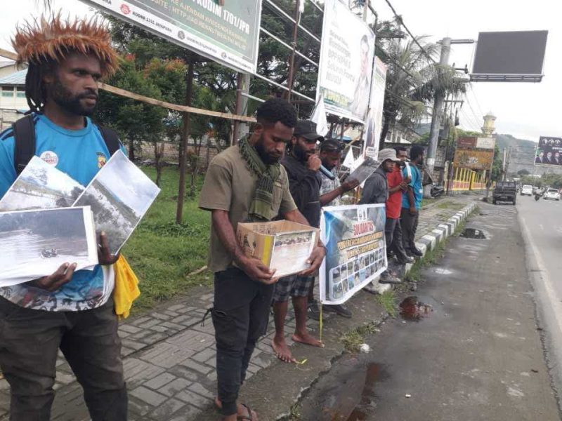 Aksi penggalangan dana di dua titik strategis lampu merah, sambil membentangkan spanduk dan membagikan pamflet. Setelahnya, dilanjutkan dengan diskusi bersama untuk evaluasi dan rencana tindak lanjut.