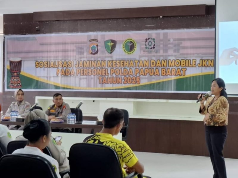 BPJS Kesehatan Cabang Manokwari bersama Kepolisian Daerah Papua Barat menggelar sosialisasi Program Jaminan Kesehatan Nasional (JKN) kepada personel Polda Papua Barat.
Kegiatan ini berlangsung di Ruang Pianemo, Polda Papua Barat, pada Jumat, 16 Mei 2025.  