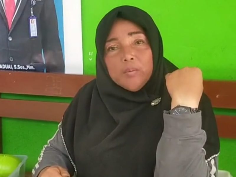 Kepala Sekolah SD Muhammadiyah Bintuni, Siti Rofikoh
