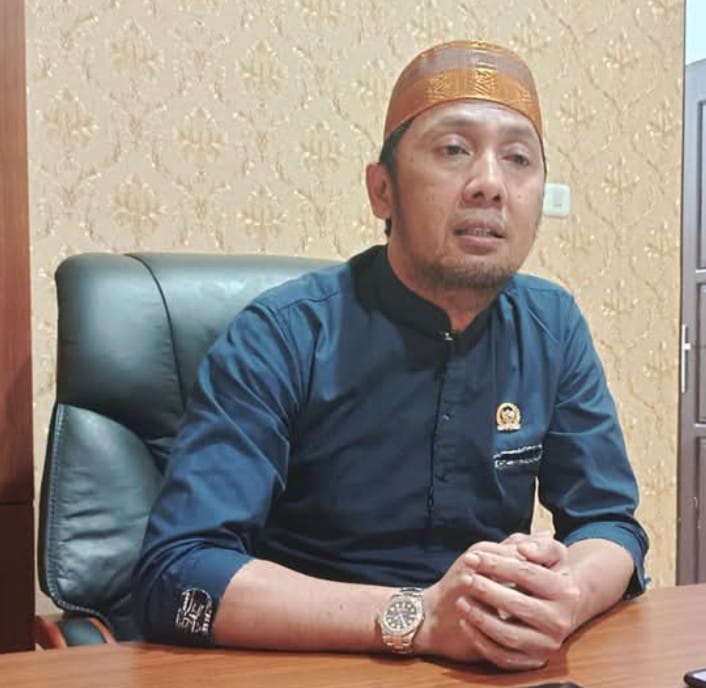 Yasman Yasir, S.E. menjabat sebagai Wakil Ketua II DPRK Teluk Bintuni sekaligus Ketua Persatuan Tenis Meja Seluruh Indonesia (PTMSI) Kabupaten Teluk Bintuni.