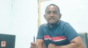 Muhamad Ali Kilitubun, S.H. Ketua DPC GANN (Gerakan Anti Narkotika Nasional) Teluk Bintuni saat memberikan keterangan kepada wartawan, Rabu (25/6) di ruang kerjanya . Foto : Haiser Situmorang / MPR