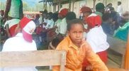 Keterangan Gambar: Tampak siswa-siswi Sekolah Dasar (SD) Negeri 1 Wowarek, Distrik Kurulu, Kabupaten Jayawijaya, Provinsi Papua Pegunungan, saat mengikuti acara syukuran kelulusan kelas VI tahun ajaran 2025 pada Sabtu, 5 Juli 2025. Foto: Julius Surabut / MPR