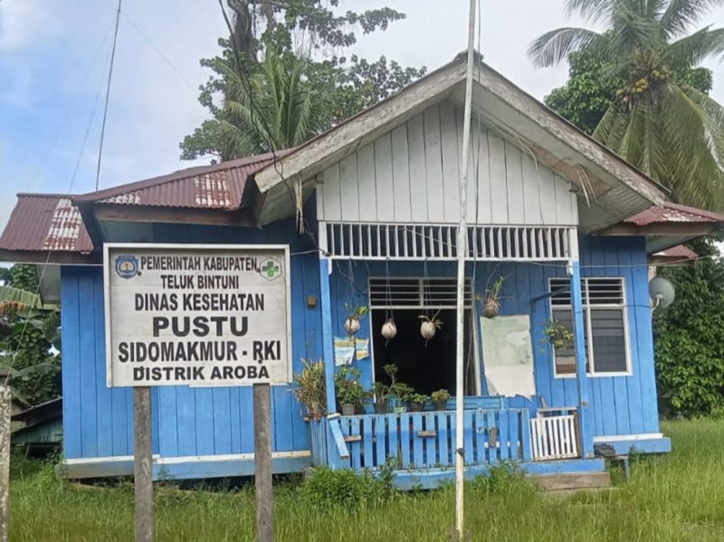 Keterangan Gambar:
Kondisi Puskesmas Pembantu (Pustu) di Kampung Sido Makmur yang dinilai sudah tidak layak digunakan.
Sumber: Warga Kampung Sido Makmur.  