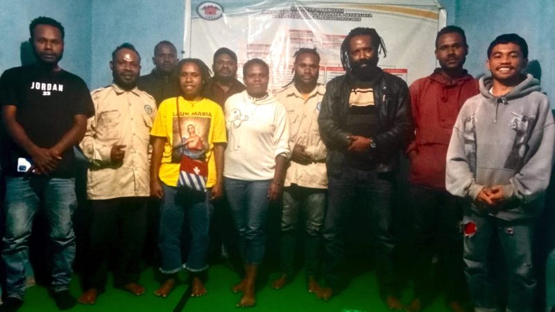 Keterangan Gambar:
Foto bersama usai acara pembubaran Panitia Musyawarah Umum Anggota (MUA).
Foto : JS / MPR