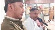 Keterangan Gambar: Wakil Ketua II DPRK Teluk Bintuni, Yasman Yasir, terlihat mendampingi Bupati Teluk Bintuni, Yohanis Manibuy (memakai peci hitam), dalam sebuah acara. (Foto: Istimewa)